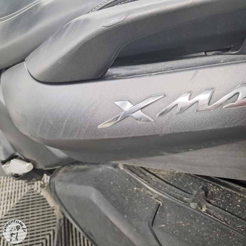 YAMAHA X MAX 300 2018 accidente - La Casse de l Oncle Tom