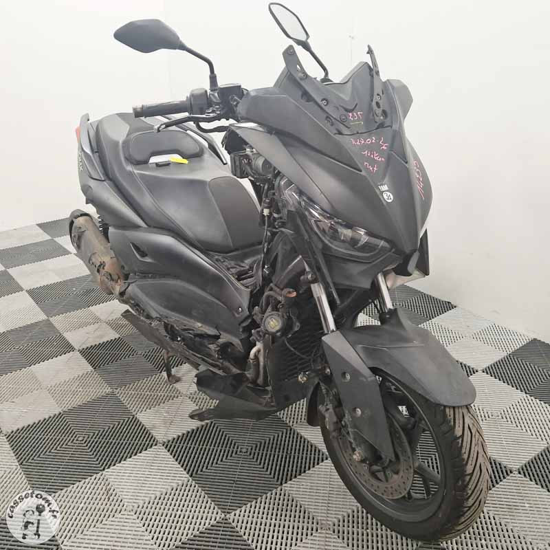 YAMAHA X MAX 300 2018 accidente - La Casse de l Oncle Tom