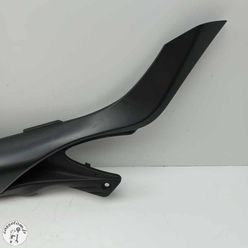 Carénage sous selle droit  Suzuki 650 sfv Gladius 2014 - Cassetom - Nos pieces motos