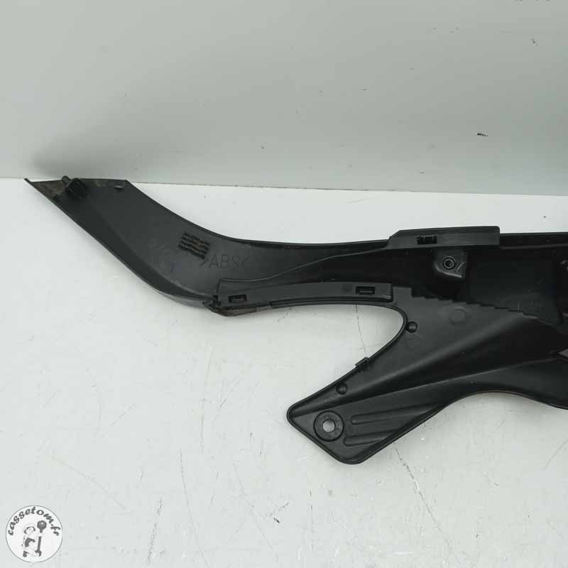 Carénage sous selle droit  Suzuki 650 sfv Gladius 2014 - Cassetom - Nos pieces motos