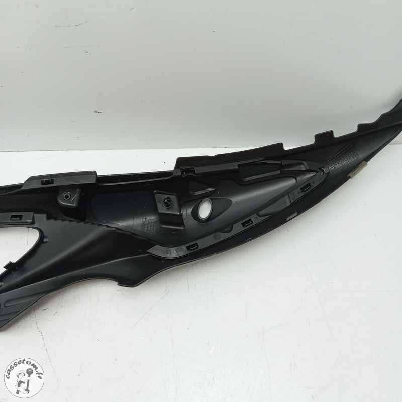 Carénage sous selle droit  Suzuki 650 sfv Gladius 2014 - Cassetom - Nos pieces motos