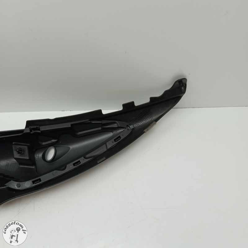 Carénage sous selle droit  Suzuki 650 sfv Gladius 2014 - Cassetom - Nos pieces motos