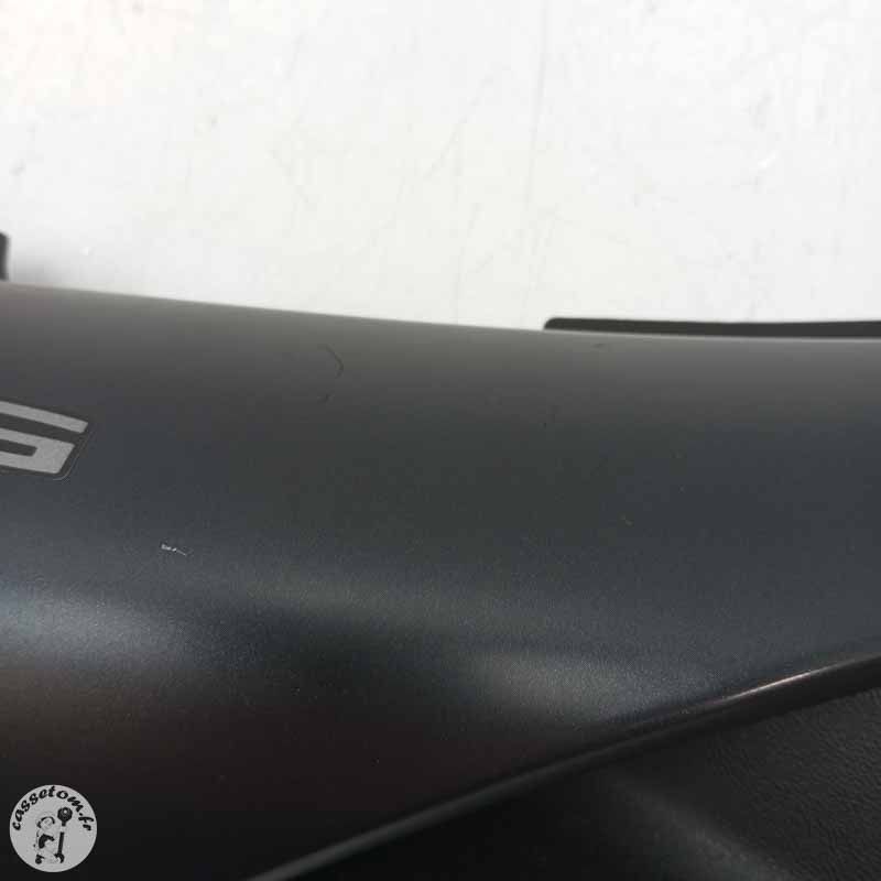 Carénage sous selle droit  Suzuki 650 sfv Gladius 2014 - Cassetom - Nos pieces motos