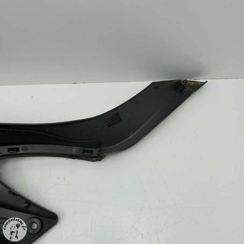 Carénage sous selle gauche Suzuki 650 sfv Gladius 2014 - Cassetom - Nos pieces motos