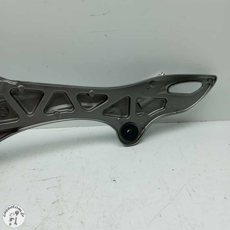 Platine droit avec reposes pieds  Suzuki 650 sfv Gladius 2014 - Cassetom - Nos pieces motos