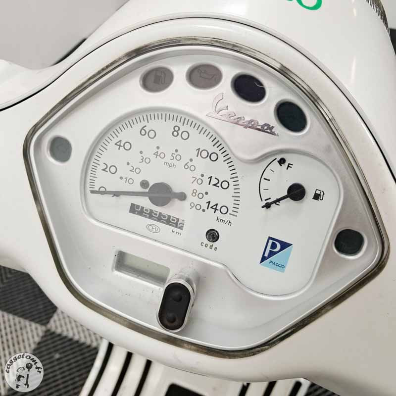 PIAGGIO LXV125 2005 accidente - La Casse de l Oncle Tom