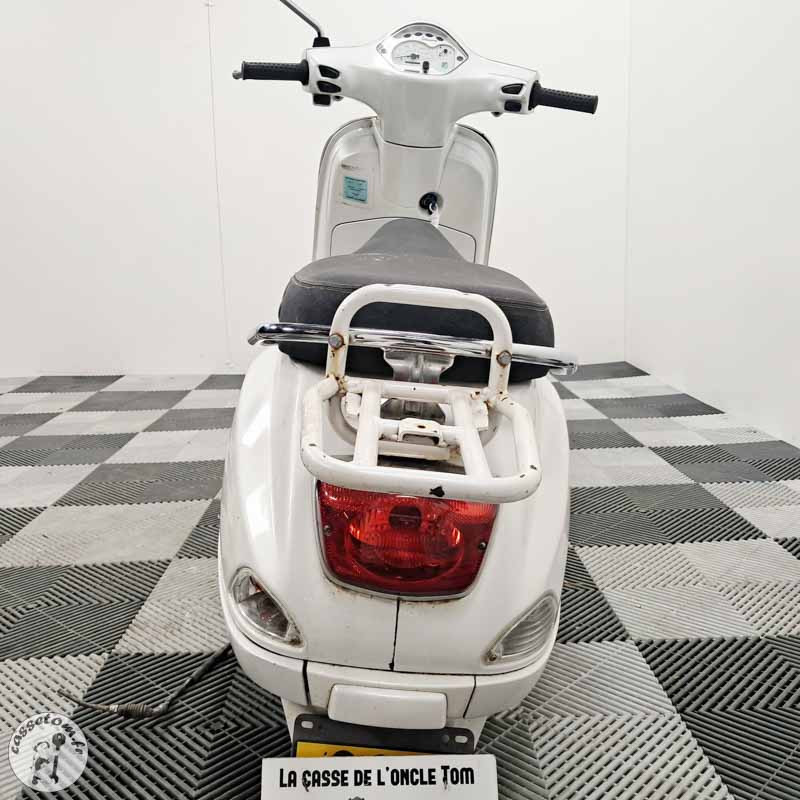 PIAGGIO LXV125 2005 accidente - La Casse de l Oncle Tom