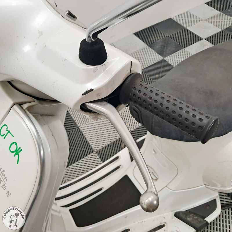 PIAGGIO LXV125 2005 accidente - La Casse de l Oncle Tom