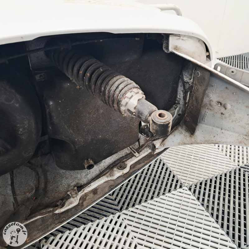 PIAGGIO LXV125 2005 accidente - La Casse de l Oncle Tom