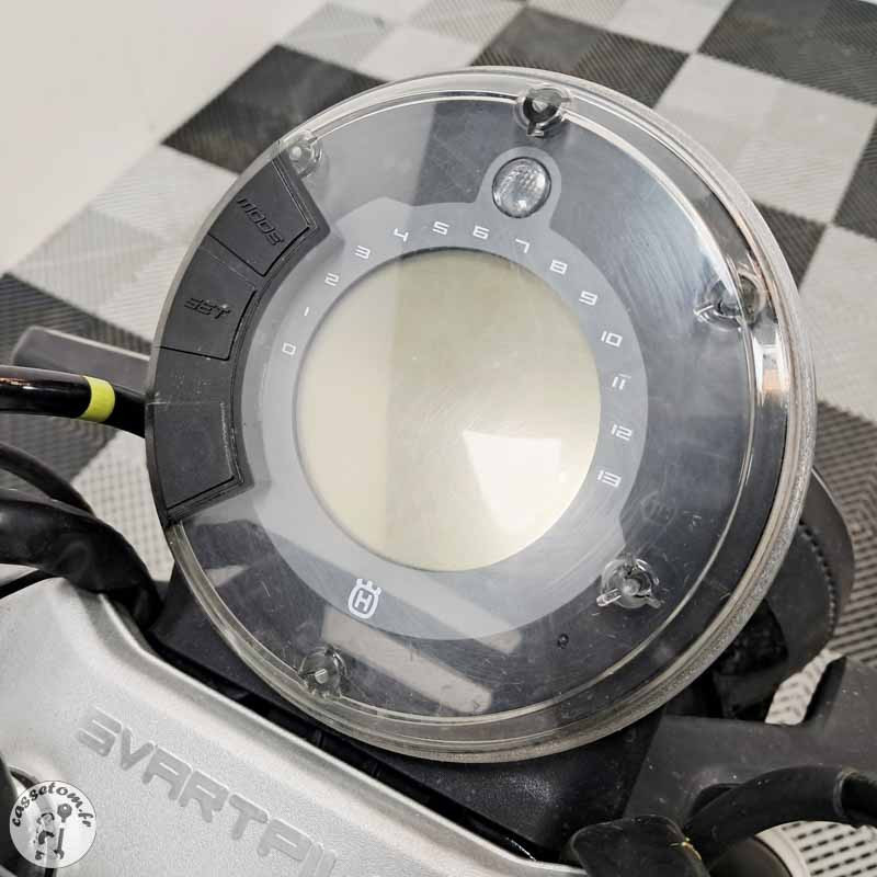 HUSQVARNA SVARTPIL. 124 2021 accidentée - La Casse de l Oncle Tom