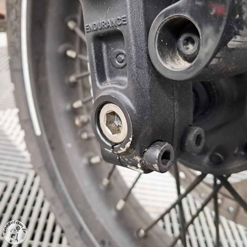 HUSQVARNA SVARTPIL. 124 2021 accidentée - La Casse de l Oncle Tom