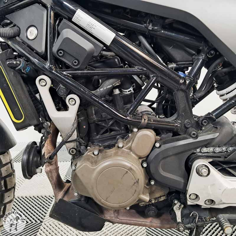 HUSQVARNA SVARTPIL. 124 2021 accidentée - La Casse de l Oncle Tom