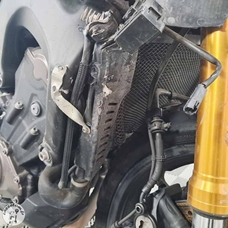 YAMAHA MT-09 847 2016 accidentée - La Casse de l Oncle Tom