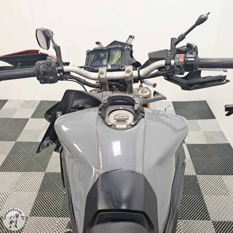 YAMAHA MT-09 847 2016 accidentée - La Casse de l Oncle Tom