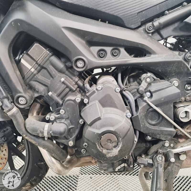 YAMAHA MT-09 847 2016 accidentée - La Casse de l Oncle Tom