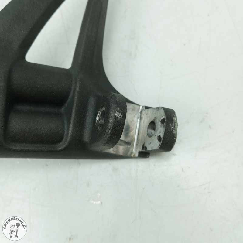 Platine arrière gauche  Triumph 1050 speed triple 2019 - Cassetom - Nos pieces motos