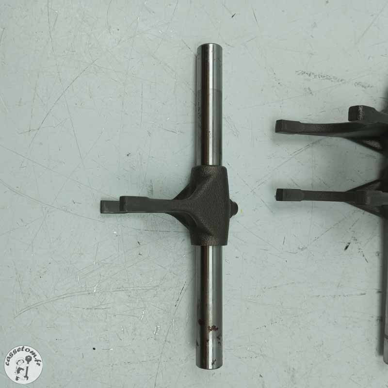 Fourchettes et axes de sélection de boite de vitesse  Kawasaki 1000 z 2011 - Cassetom - Nos pieces motos