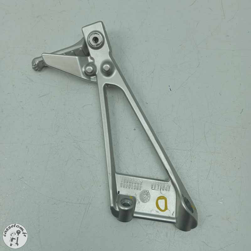Platine arrière avec repose pied droit  Aprilia 660 RS 2024 - Cassetom - Nos pieces motos