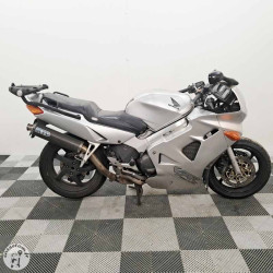 HONDA VFR800FI 782 2000 accidentée - La Casse de l Oncle Tom