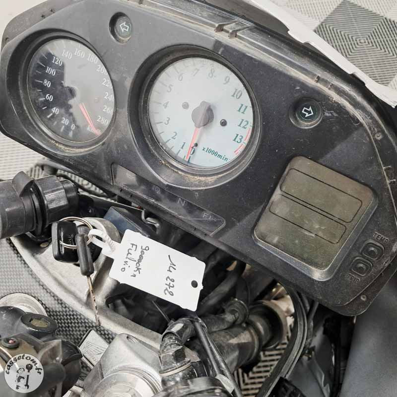 HONDA VFR800FI 782 2000 accidentée - La Casse de l Oncle Tom
