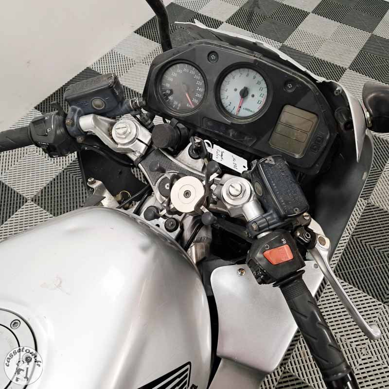 HONDA VFR800FI 782 2000 accidentée - La Casse de l Oncle Tom