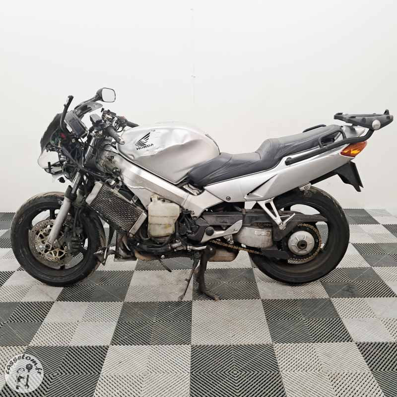 HONDA VFR800FI 782 2000 accidentée - La Casse de l Oncle Tom
