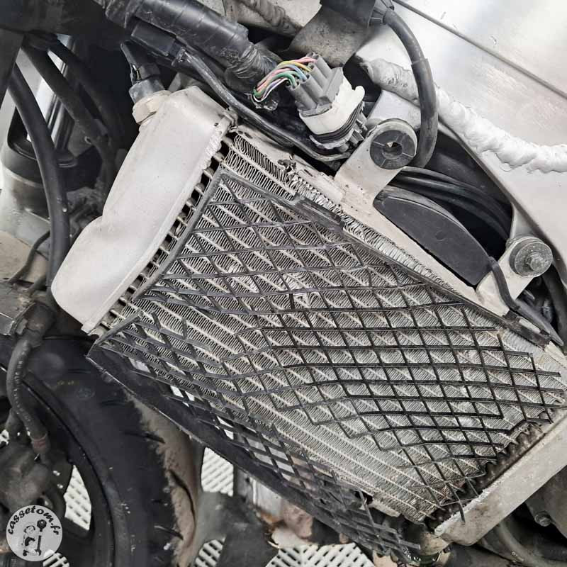 HONDA VFR800FI 782 2000 accidentée - La Casse de l Oncle Tom