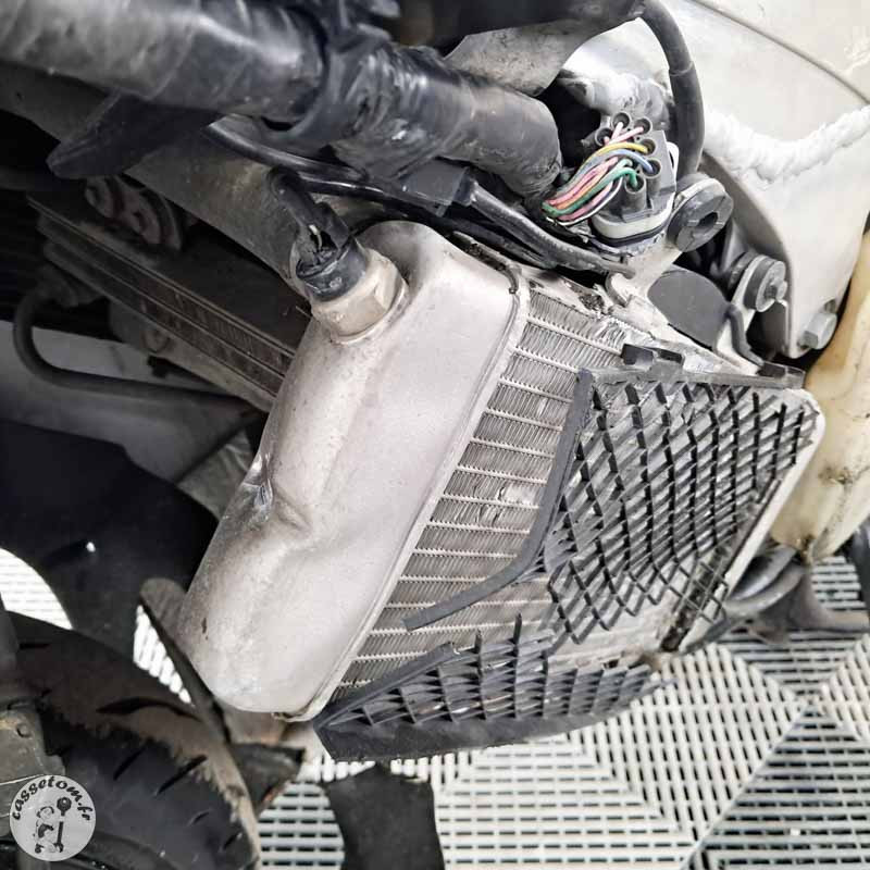 HONDA VFR800FI 782 2000 accidentée - La Casse de l Oncle Tom