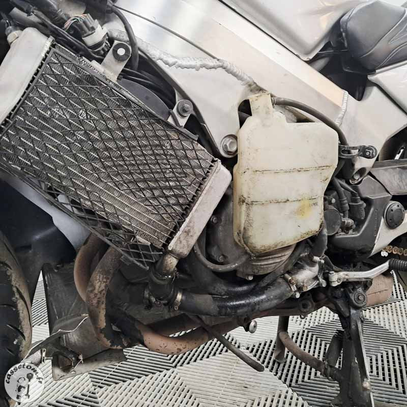 HONDA VFR800FI 782 2000 accidentée - La Casse de l Oncle Tom