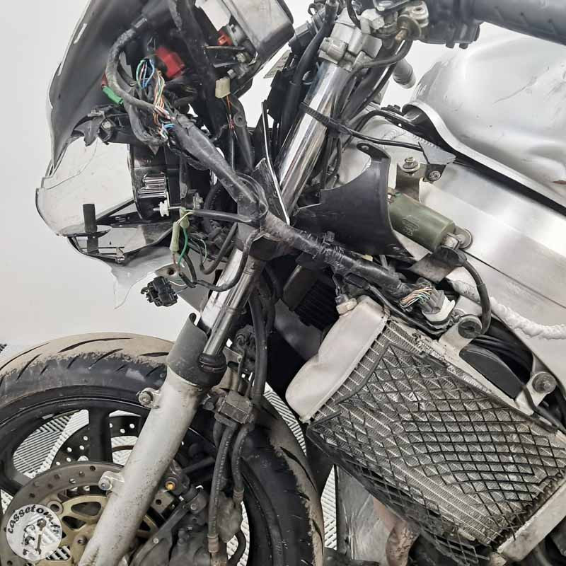 HONDA VFR800FI 782 2000 accidentée - La Casse de l Oncle Tom
