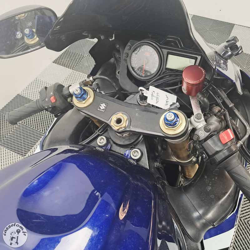 SUZUKI GSX-R750 749 2004 accidentée - La Casse de l Oncle Tom