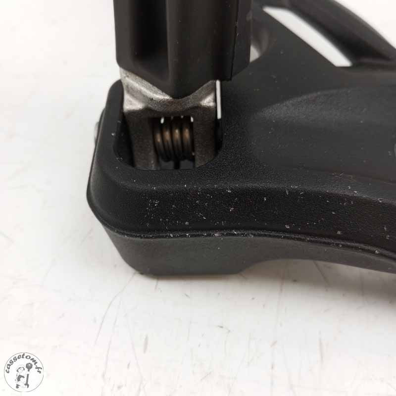 Platine + repose pied avant droite  Ktm 890 duke 2021 - Cassetom - Nos pieces motos