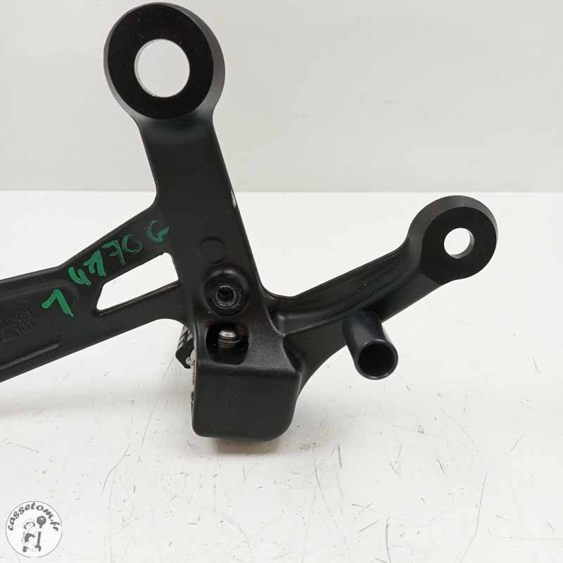 Platine avant gauche + repose pied  Ktm 890 duke 2021 - Cassetom - Nos pieces motos