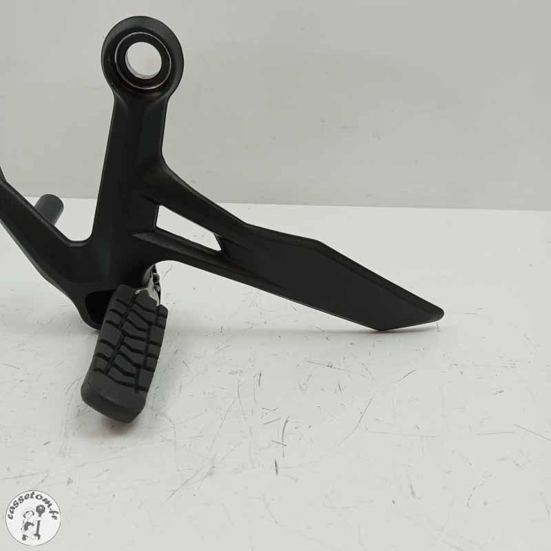 Platine avant gauche + repose pied  Ktm 890 duke 2021 - Cassetom - Nos pieces motos