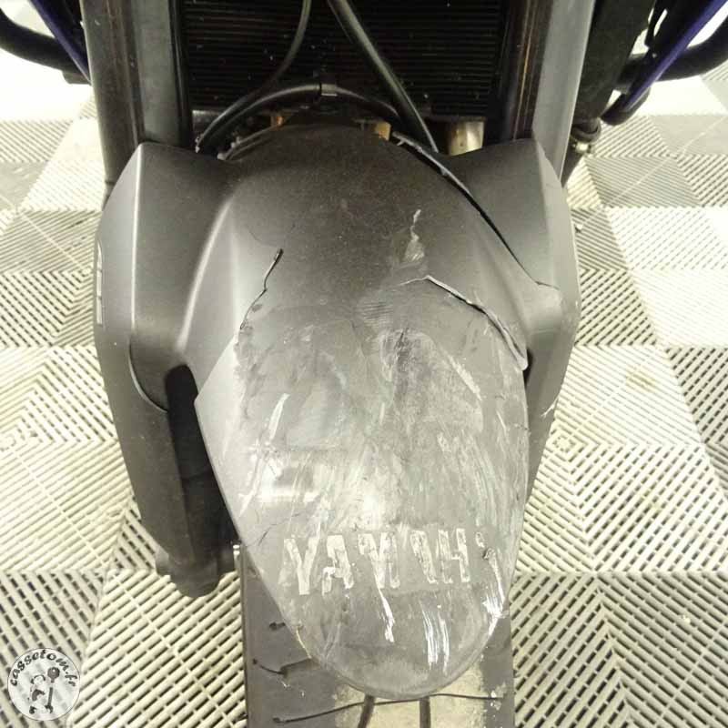 YAMAHA MT-09 TRA 847 2017 accidentée - La Casse de l Oncle Tom