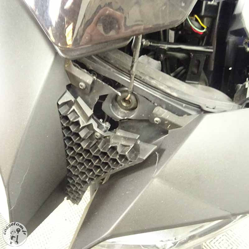 YAMAHA MT-09 TRA 847 2017 accidentée - La Casse de l Oncle Tom