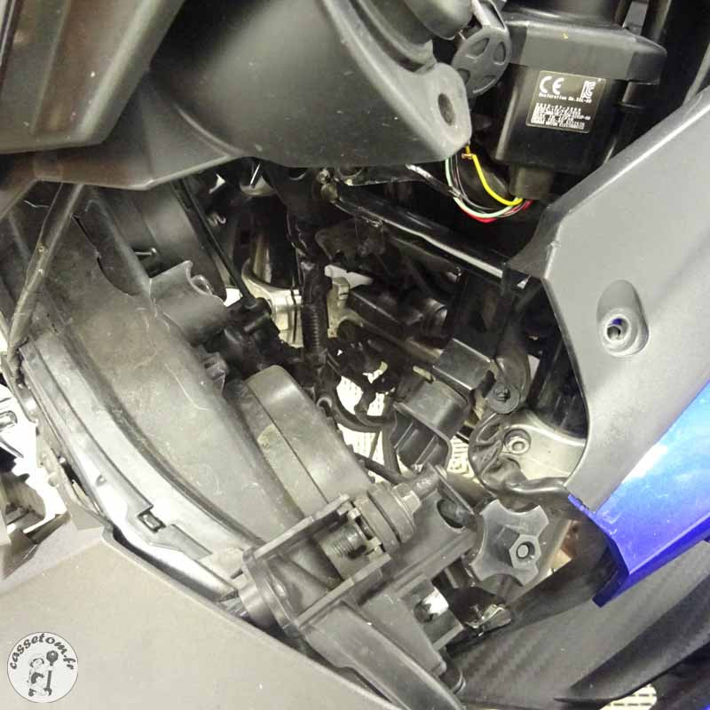 YAMAHA MT-09 TRA 847 2017 accidentée - La Casse de l Oncle Tom