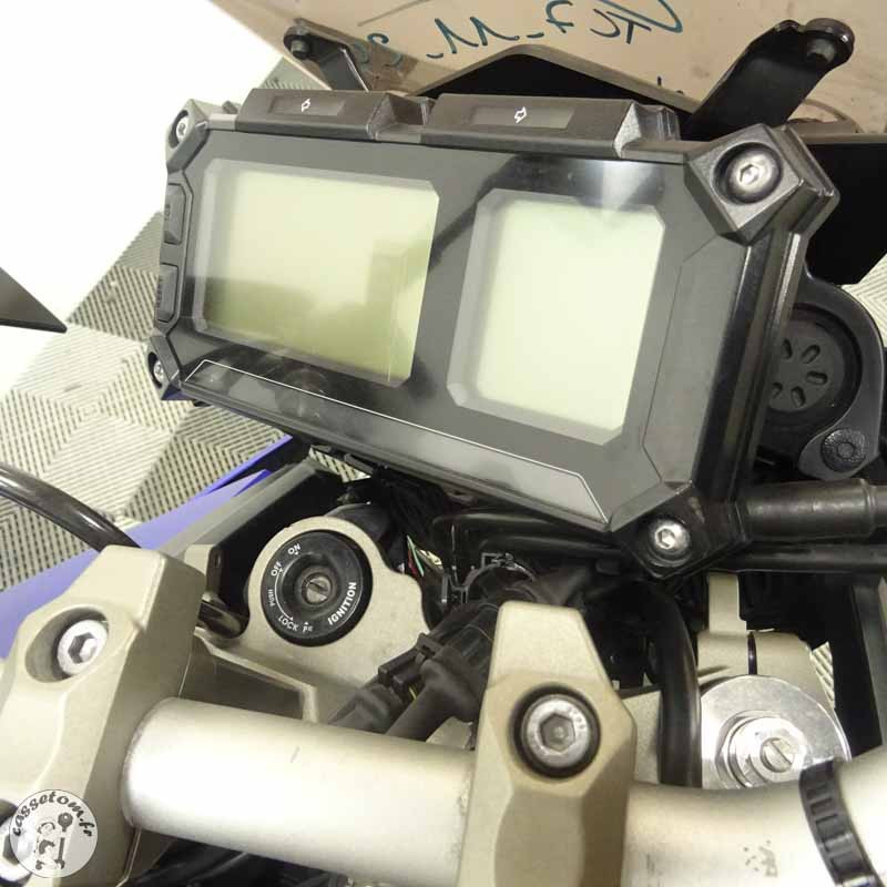 YAMAHA MT-09 TRA 847 2017 accidentée - La Casse de l Oncle Tom