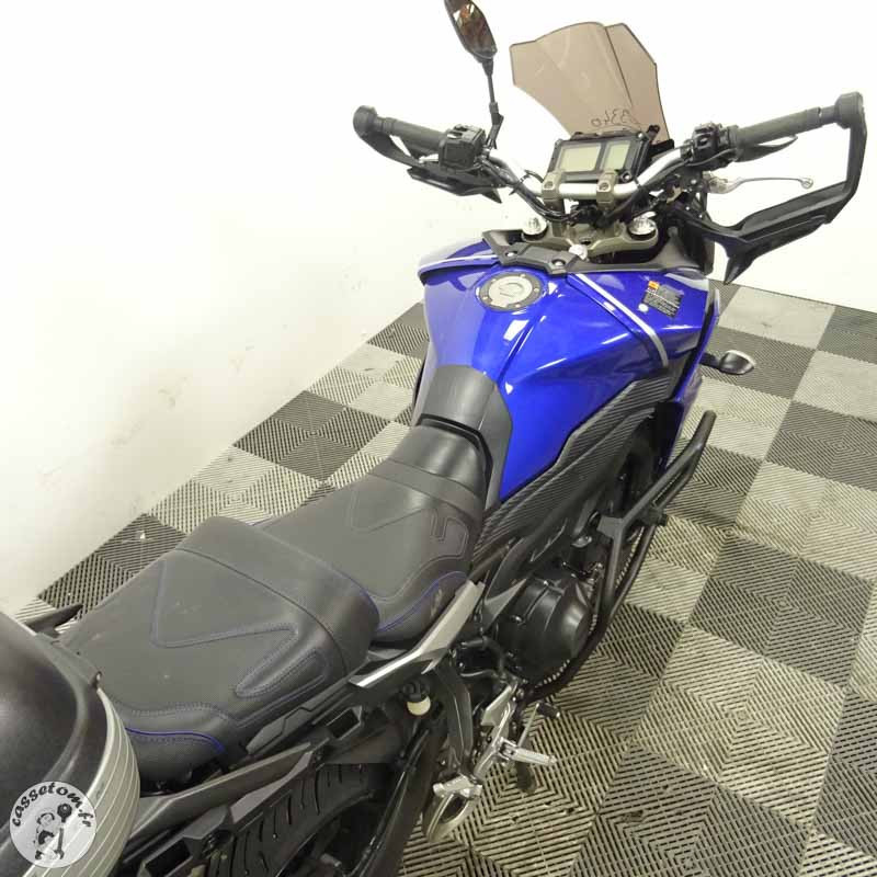 YAMAHA MT-09 TRA 847 2017 accidentée - La Casse de l Oncle Tom