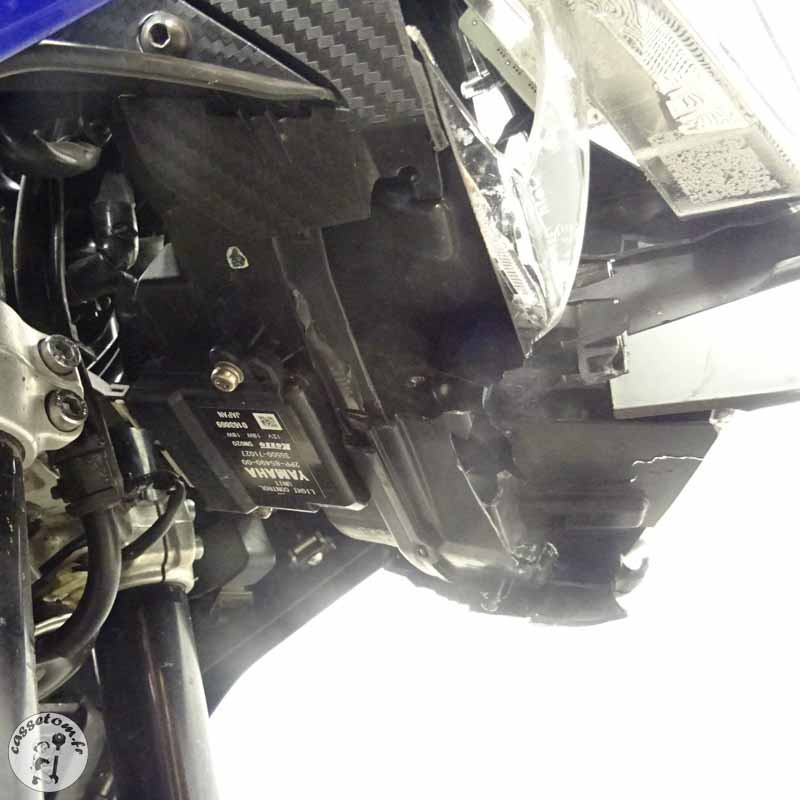 YAMAHA MT-09 TRA 847 2017 accidentée - La Casse de l Oncle Tom