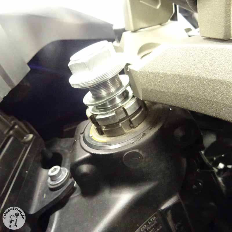 YAMAHA MT-09 TRA 847 2017 accidentée - La Casse de l Oncle Tom