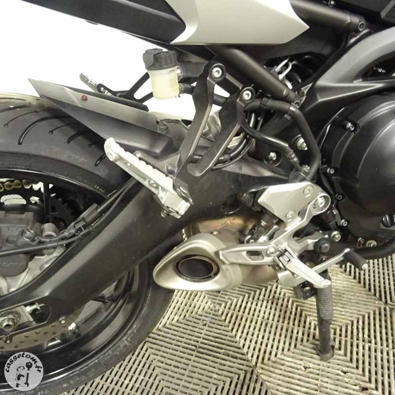 YAMAHA MT-09 TRA 847 2017 accidentée - La Casse de l Oncle Tom