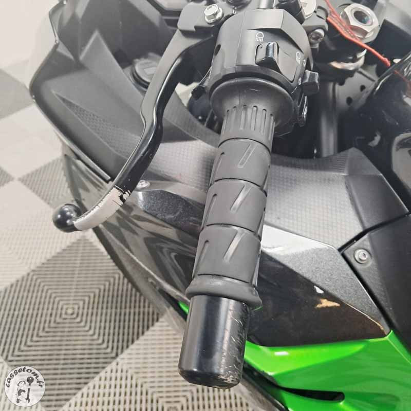 KAWASAKI NINJA400 399 2024 accidentée - La Casse de l Oncle Tom