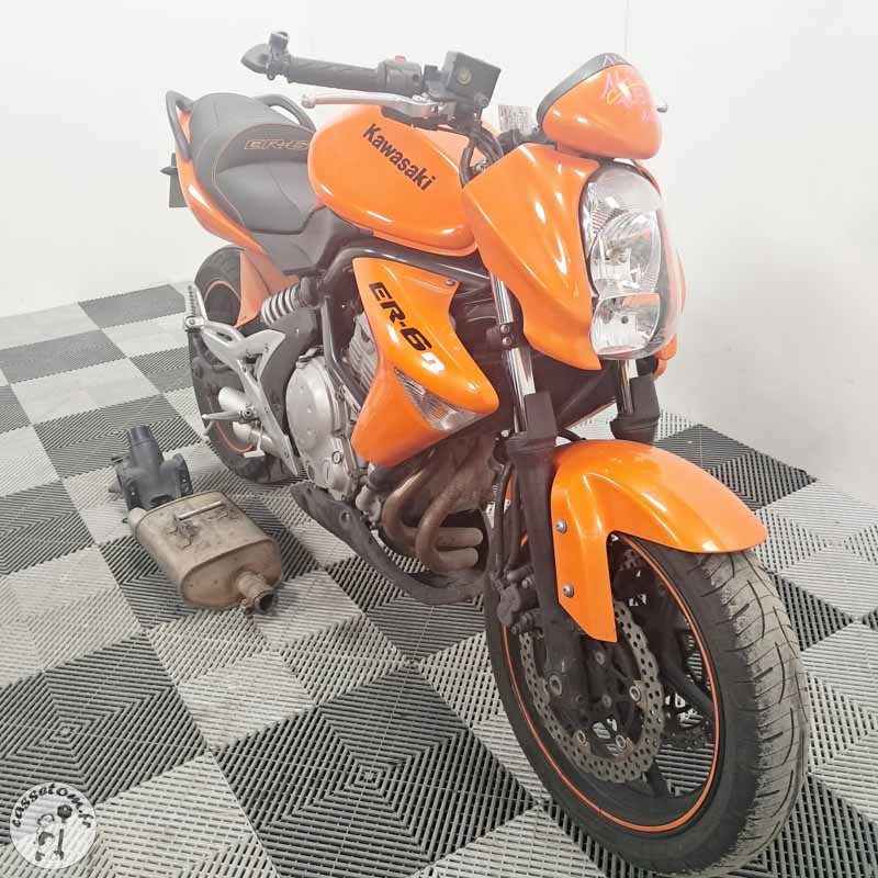 KAWASAKI ER-6N 649 2007 accidentée - La Casse de l Oncle Tom