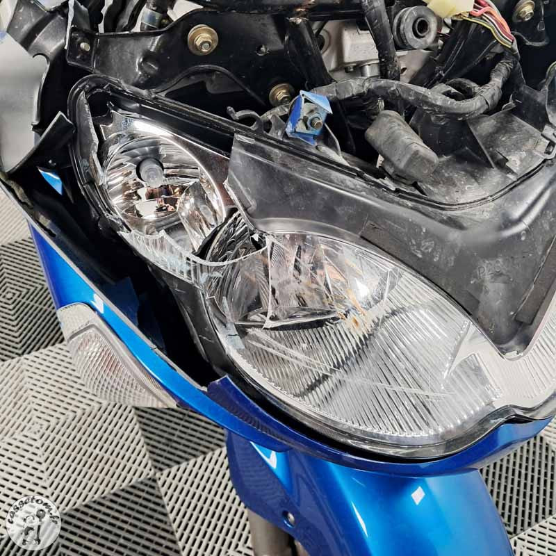 KAWASAKI ZZR1200 1165 2002 accidentée - La Casse de l Oncle Tom
