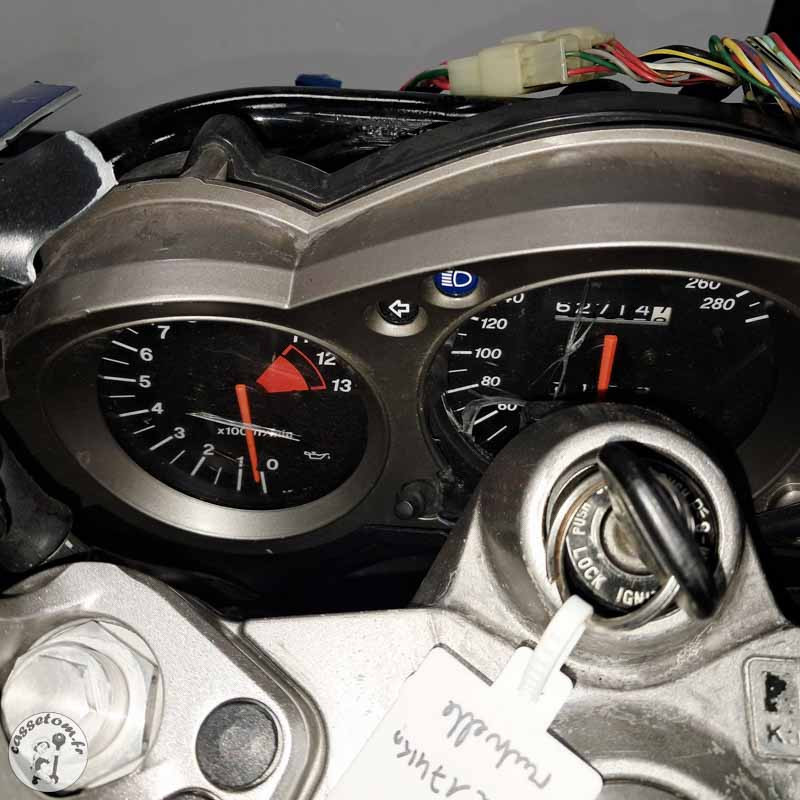 KAWASAKI ZZR1200 1165 2002 accidentée - La Casse de l Oncle Tom