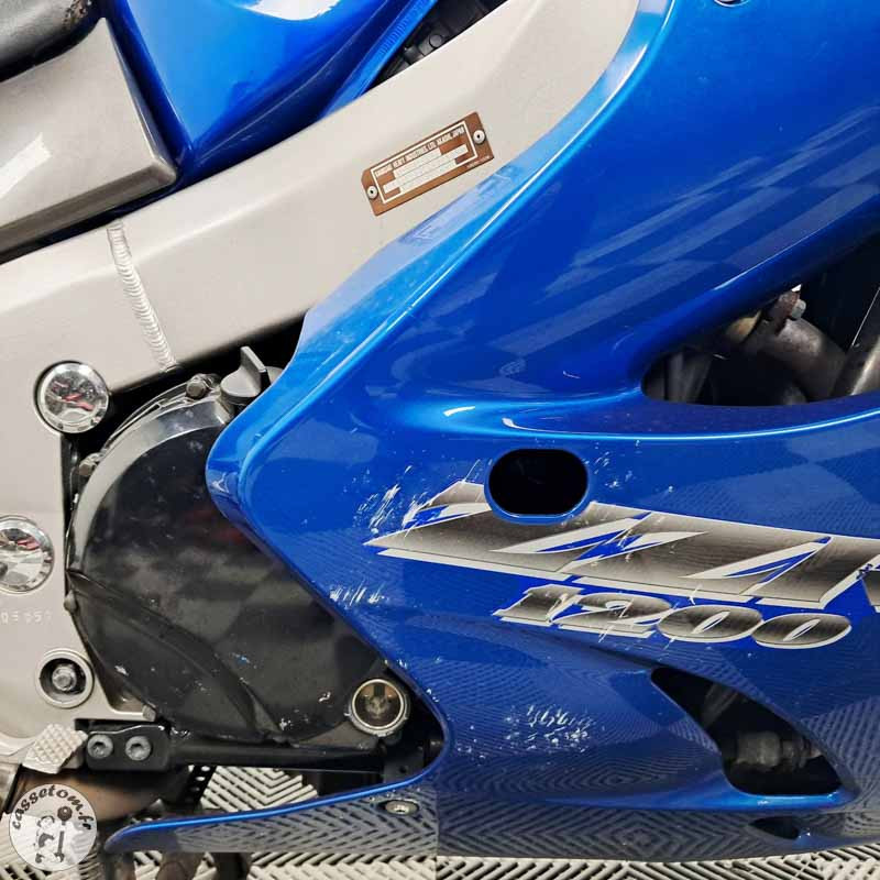 KAWASAKI ZZR1200 1165 2002 accidentée - La Casse de l Oncle Tom