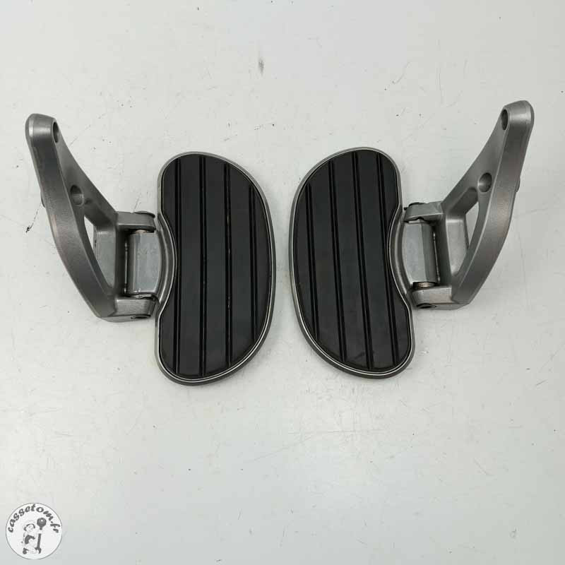 Reposes pieds arrière avec platines  Kawasaki  1600 VN 2007 - Cassetom - Nos pieces motos