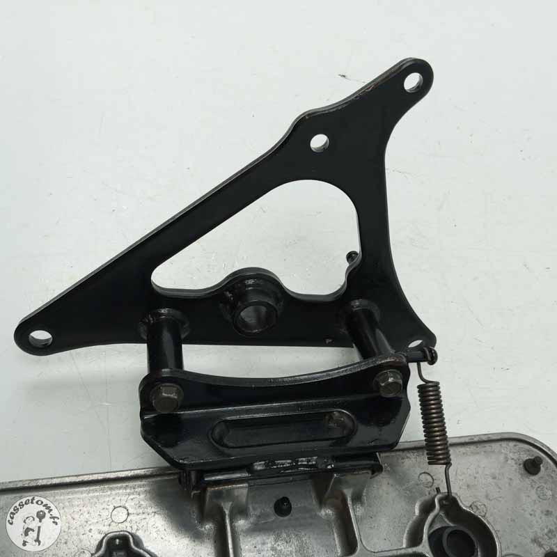 Repose pied avant droit  Kawasaki  1600 VN 2007 - Cassetom - Nos pieces motos