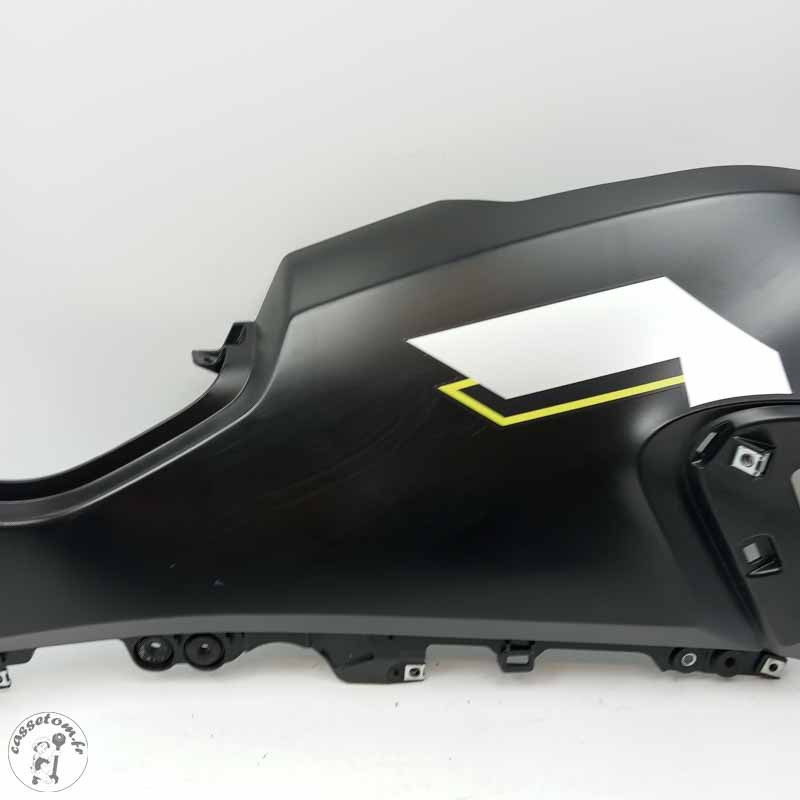 Couvre réservoir droit  CF moto 800 mt 2025 - Cassetom - Nos pieces motos